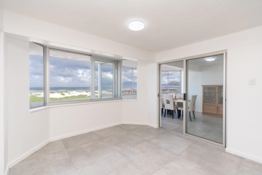To Let 3 Bedroom Property for Rent in Muizenberg Western Cape